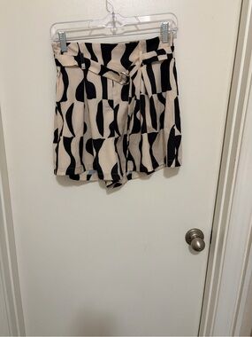 SHEIN Beige & Black High-Waist Abstract Print Tie-Belt Shorts